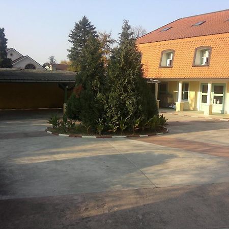 Guest Accommodation Kordun Novi Sad Exterior photo